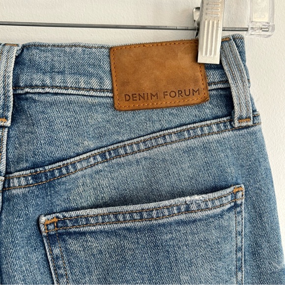 (SOLD) DENIM FORUM x ARITZIA The Arlo High Rise Straight Size 26 - Picture 13 of 17
